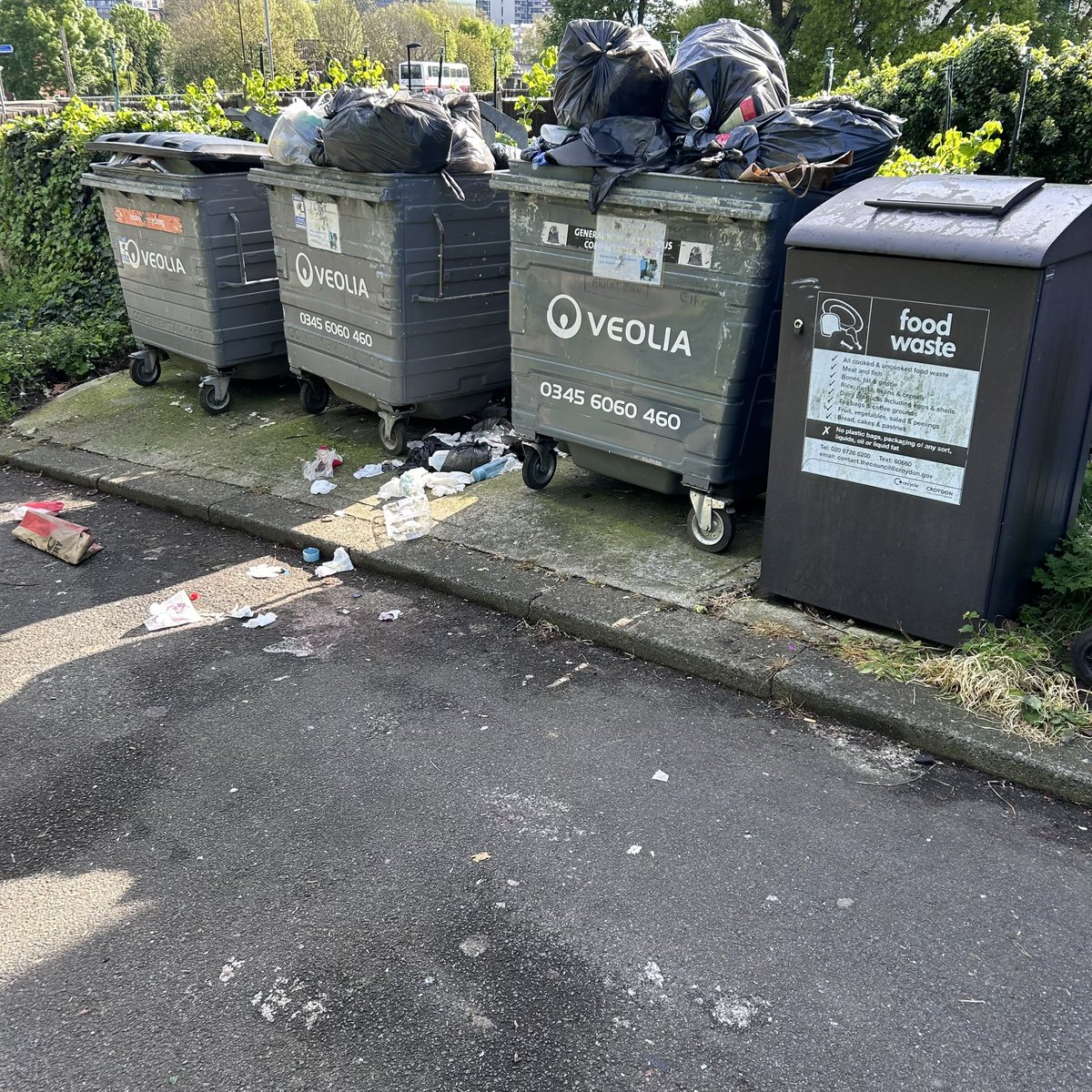 @VeoliaUK @JasonForCroydon @Waddon @WaddonTories yet again rubbish is now on the floor and ripped open as collection team are lying. Sick to the back teeth of this