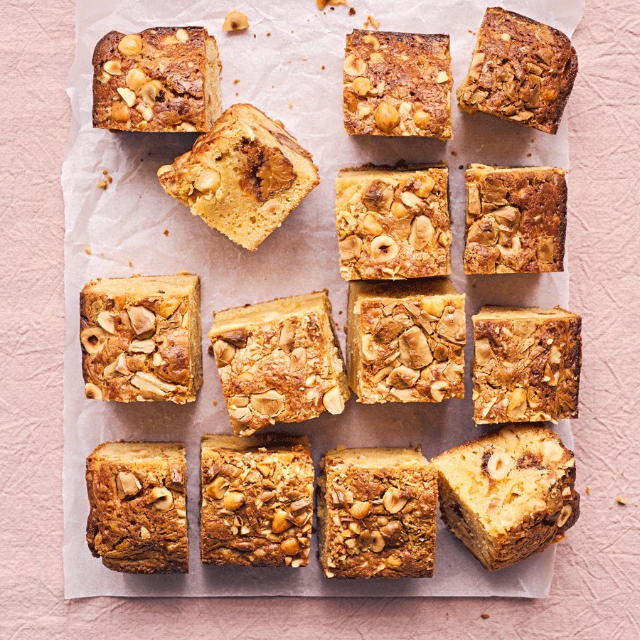 Are you a #Biscoff fiend? Try these moreish, hazelnut-studded treats spr.ly/6018jVEJm