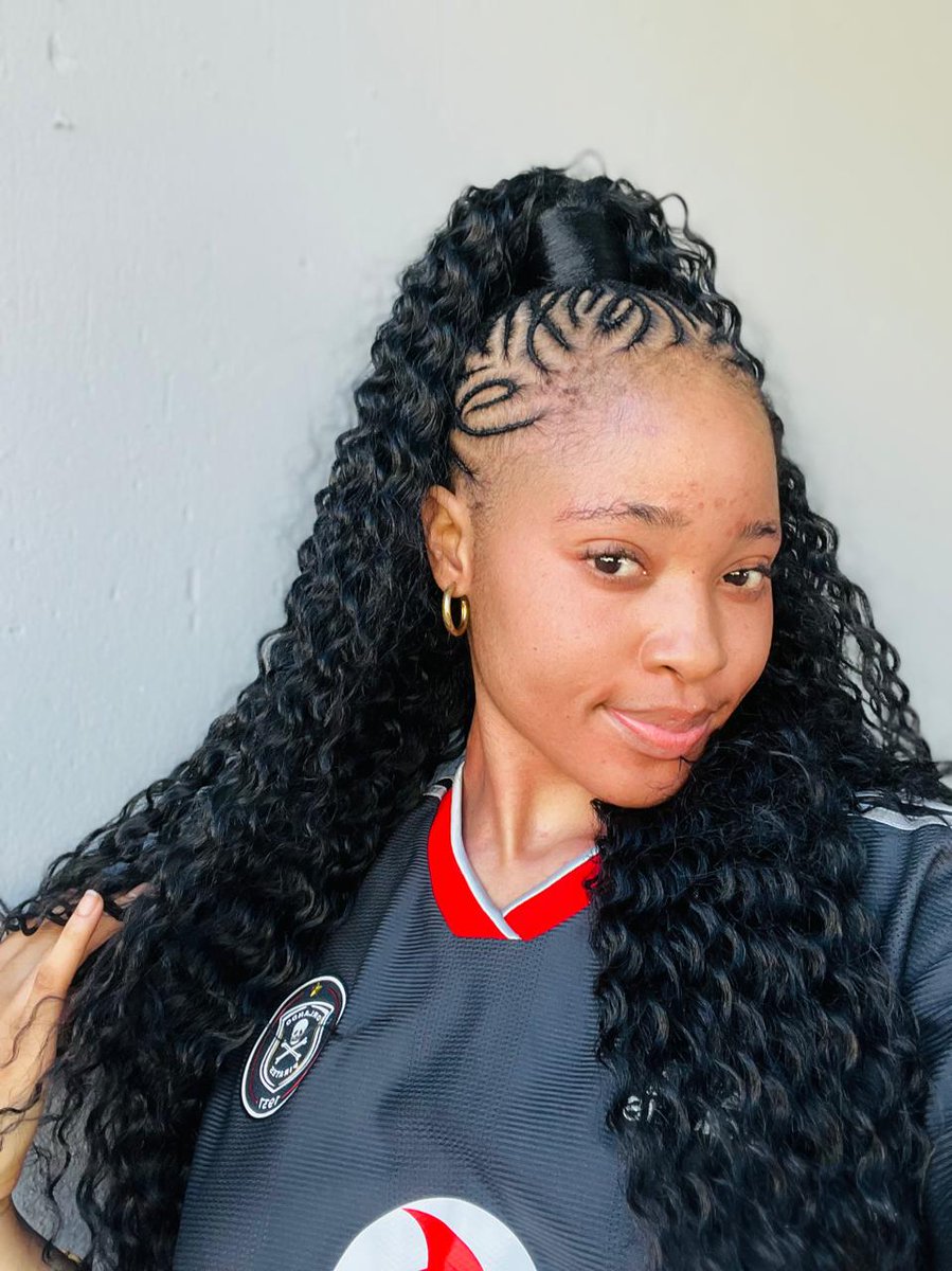 Another day to witness Mob Justice football ☠️
#OrlandoPirates #OnceAlways #UpTheBucs #NedbankCup