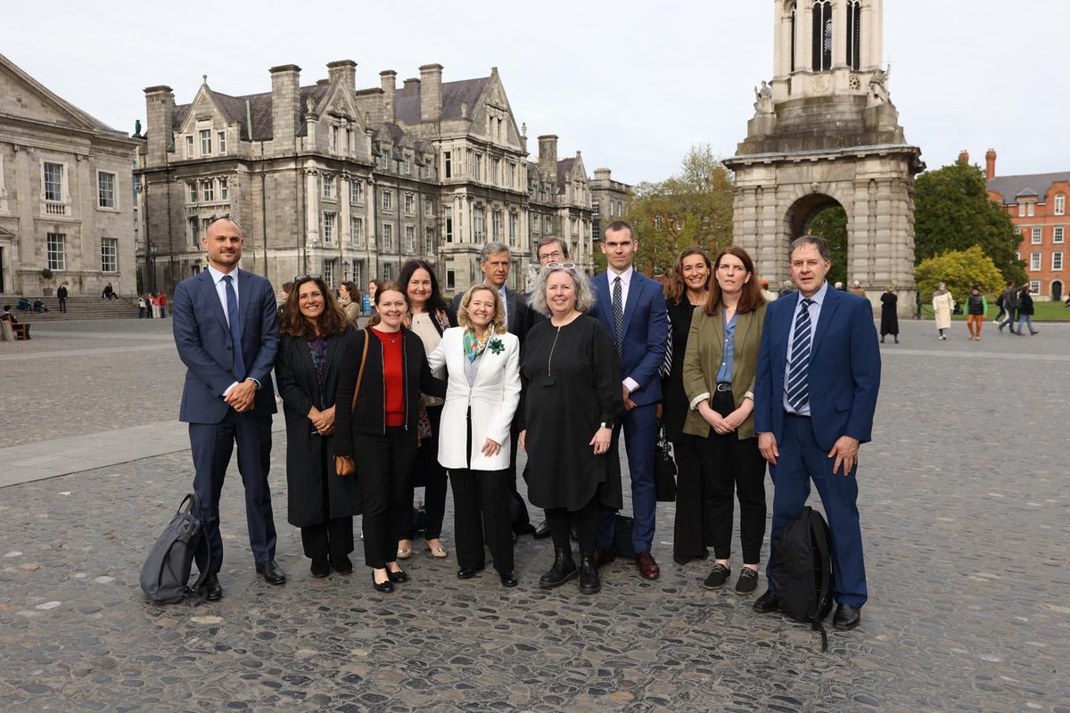 Delighted to visit #Ireland with part of our operations team and also meet the head of the @EIB local office, Kevin McKeon, who is doing a fantastic job to support project implementation on the ground. #DreamTeam🍀 📷 with the Trinity College @tcddublin team