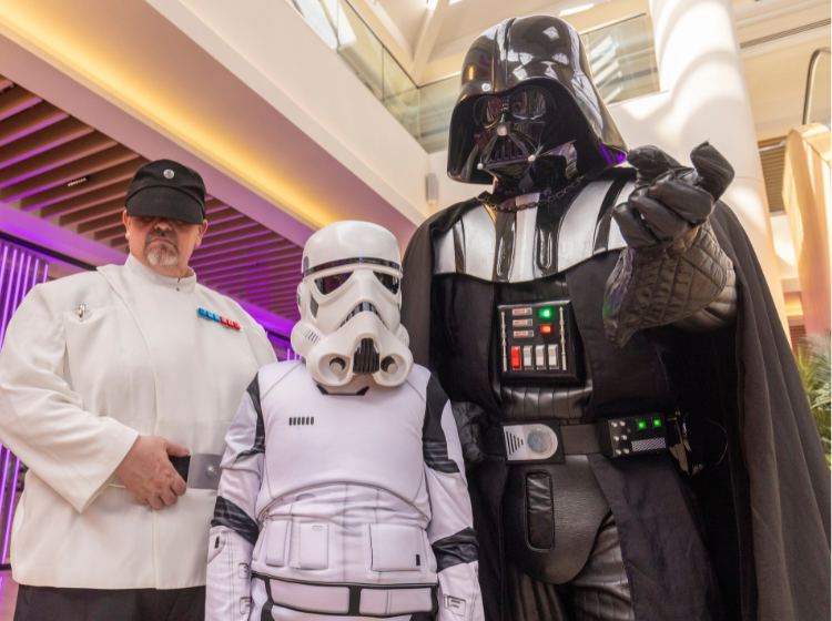 May the 4th be with you! 🌌 🚀 Out of a gazillion galaxies, your journey can come to a halt here! Our retailers, including ODEON and more, are celebrating the day. 🎬 🧱 Open until 7pm - see you soon! (Photo use for promotional purposes only. Characters are not in-centre)