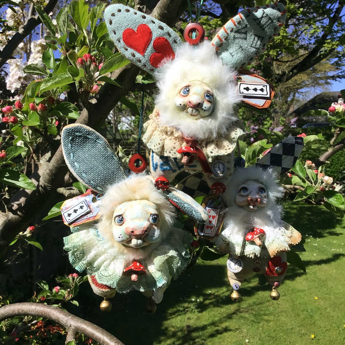 I found my new white rabbit dolls playing in the trees this morning. You can also find them in my Etsy shop #UKGiftAM  #aliceinwonderland #artdoll #etsy #whiterabbit ➡️allofalice.etsy.com/listing/170791…