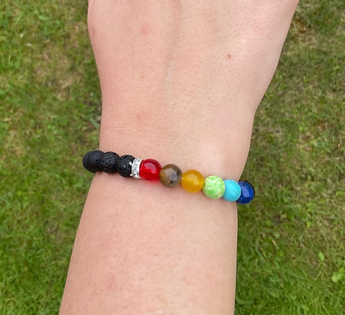 Unlock your inner harmony and embrace positive energy with our stunning Chakra Bracelet! 🌈✨ Each bead represents a unique chakra, guiding you towards balance and vitality. Elevate your well-being and style effortlessly. #UKGiftAM #UKGiftHour #MHHSBD blcuriosities.etsy.com/listing/155078…