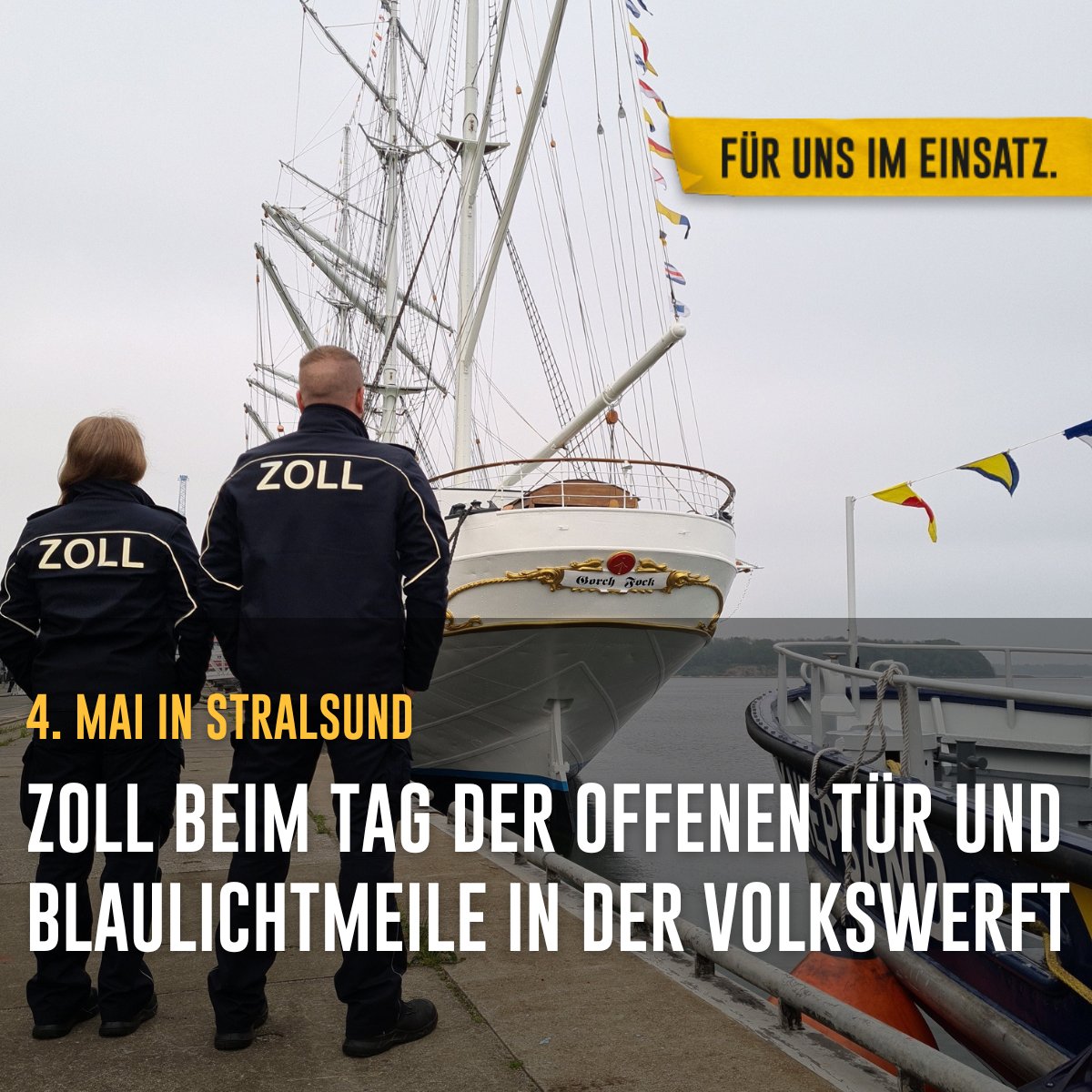 Willkommen an Bord! Das #HZAstralsund ist bis 16 Uhr auf der Blaulichtmeile beim Tag d. offenen Tür auf der Volkswerft @StadtStralsund. Mit vor Ort: ⛴️ #Zollboot Kniepsand (Open Ship) 🐘 👕Asservate (Artenschutz & Markenpiraterie) 🛄 Scan Van (mobile Röntgenanlage) ✂️ Bastelecke