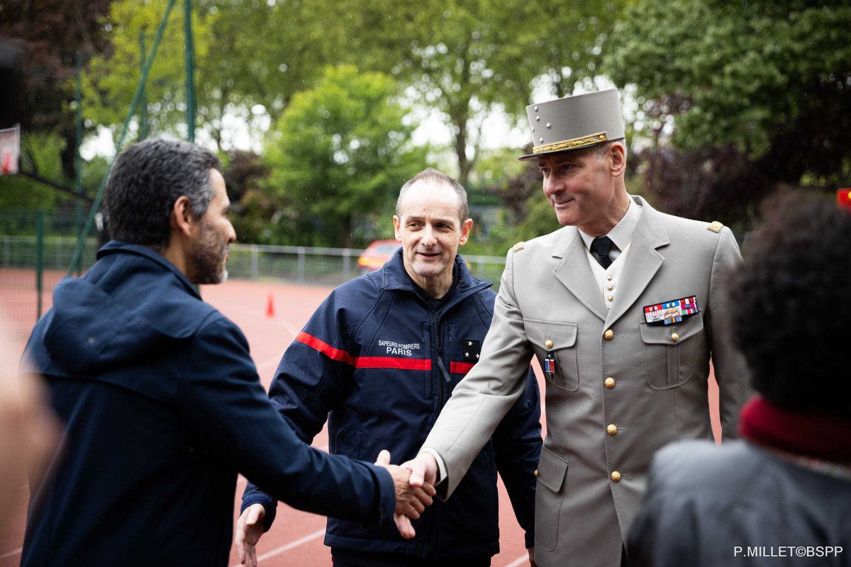 Retour en Image 📸] Le week-end dernier, une journée “Paralympiade” a été organisée afin de promouvoir la pratique des activités sportives avec handicap avec la BSPP et le @CRIFH. Evènement honoré par la présence du @CEMAT_FR et du général commandant la BSPP.