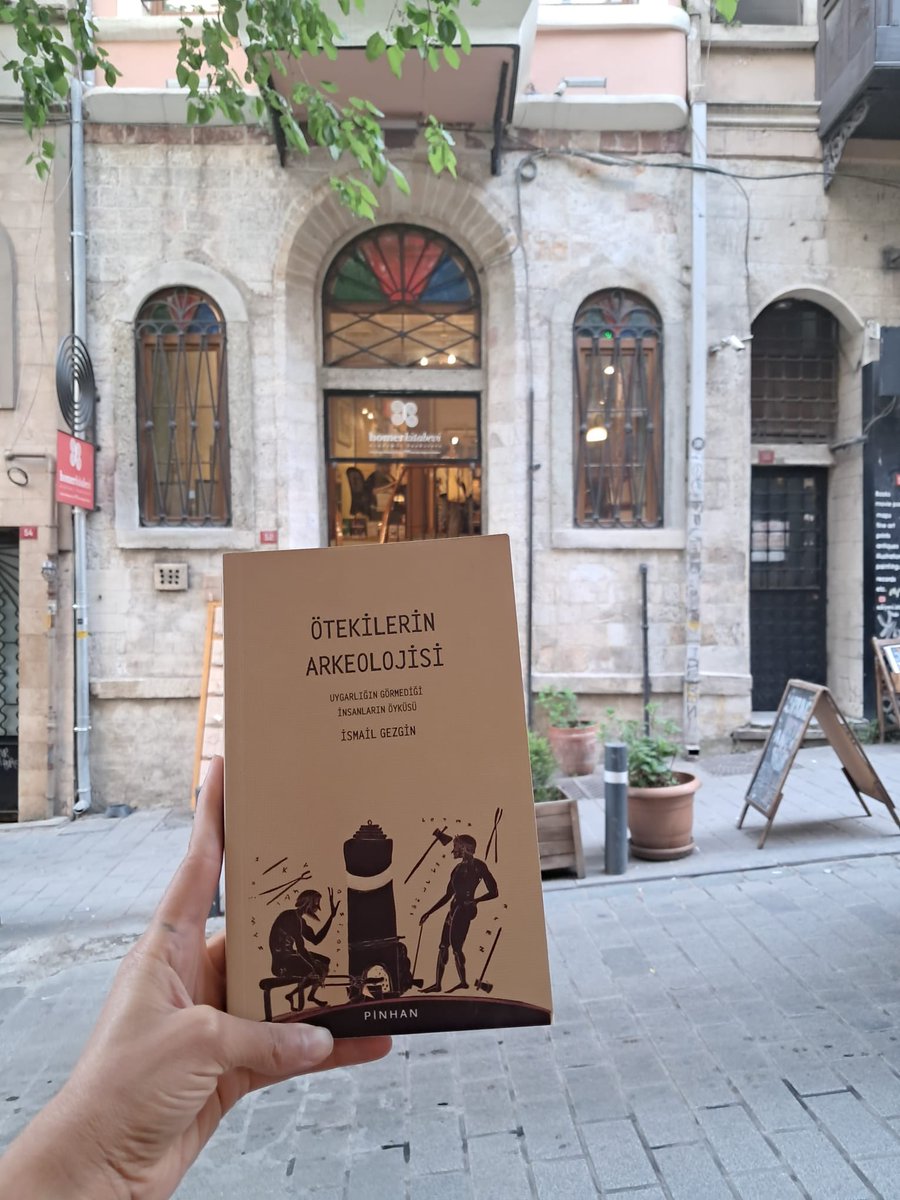 Bugün - 4 Mayıs Cumartesi 2024
Saat 15.00
Homer Kitabevi Cumbalı Katta
<a href="/gezgin_ismail/">ismail gezgin</a> ile <a href="/mrpyrz/">Emre Poyraz</a> moderatörlüğünde <a href="/pinhankitap/">Pinhan Yayıncılık</a> tarafından yayınlanan son kitabı 
Ötekilerin Arkeolojisi’ni konuşacağız. 
Bekleriz. 📚