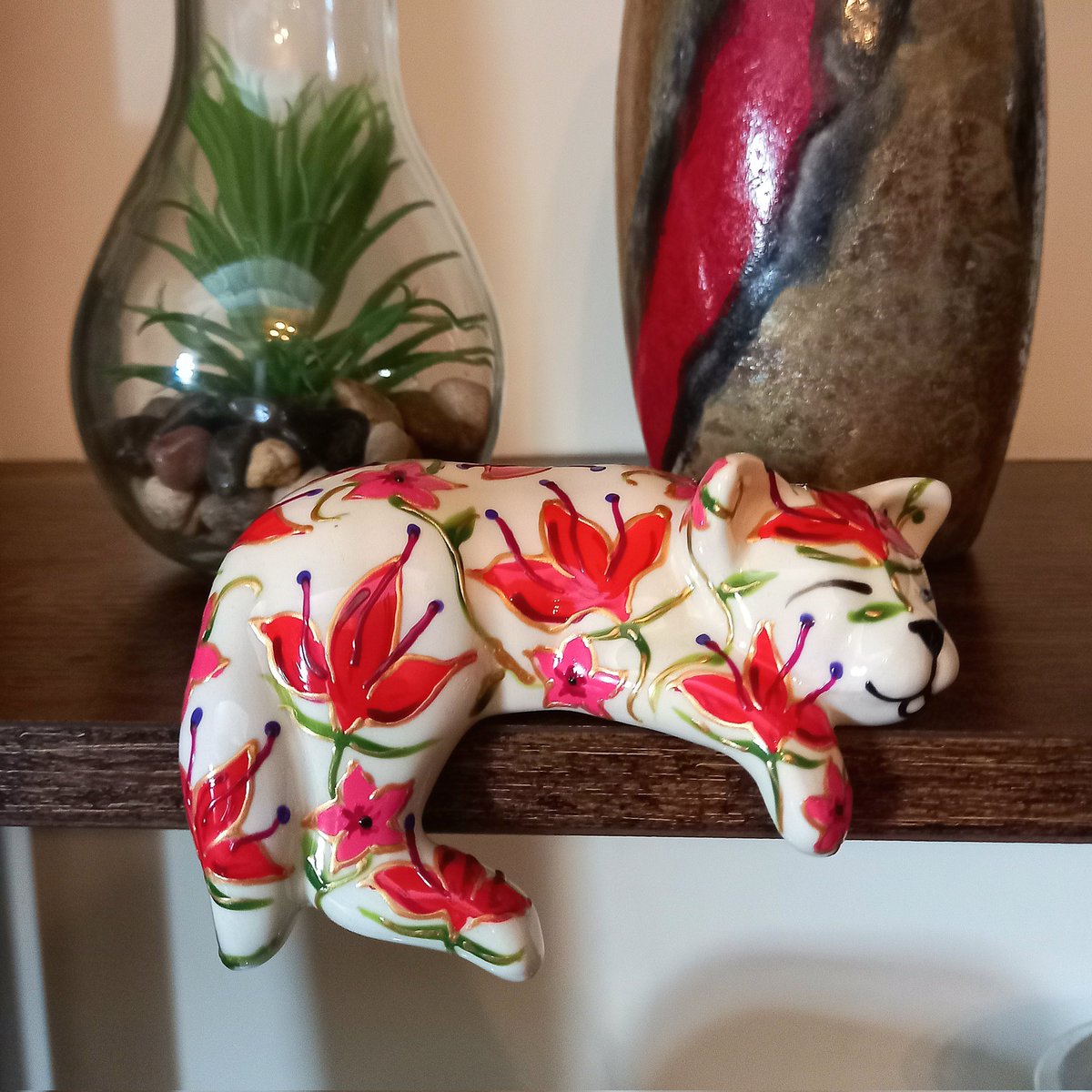 These sweet shelf hanging cats are always such a popular shape. I decided to paint this flower design on one, and was pleased with it. £11.99 plus postage on my website. Hazlehurstceramics.sumupstore.com #UKGiftAM #Caturday #UKGiftHour #giftideas