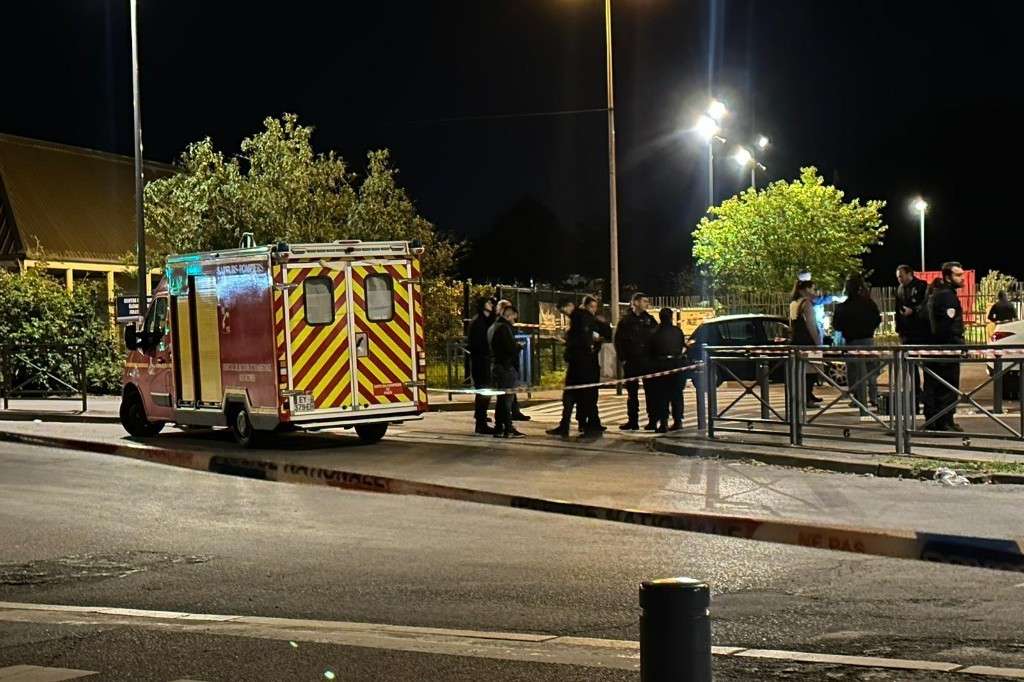 Seine-Saint-Denis : une personne tuée et trois blessés graves dans une fusillade à Sevran fdesouche.com/2024/05/04/sei…