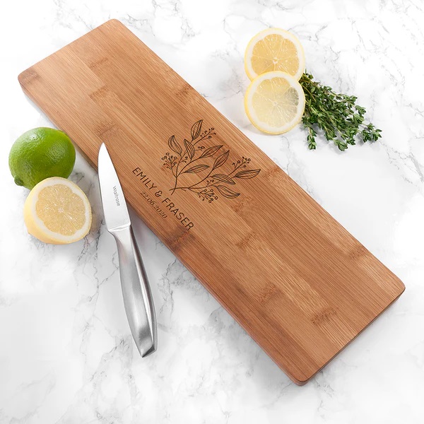 An anniversary or wedding gift idea, this chopping / serving board is made from sustainable bamboo & will be personalised with any 2 names & a date lilybluestore.com/products/perso… #ukgifthour #ukgiftam #shopindie #giftideas #shopsmall