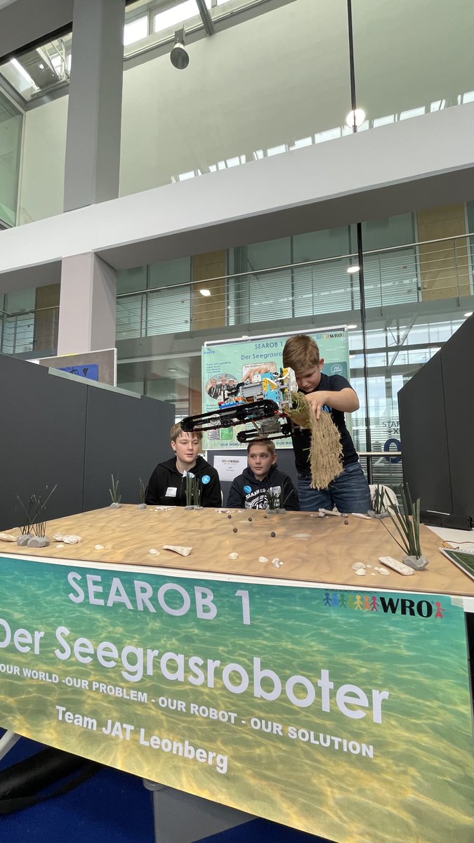 😀 🚀 😍 Gerade gestartet - die WRO-World Robotic Olympiad bei uns in Böblingen - mit 33 Teams aus der Region Stuttgart - wird großartig 😀 🚀 😍
