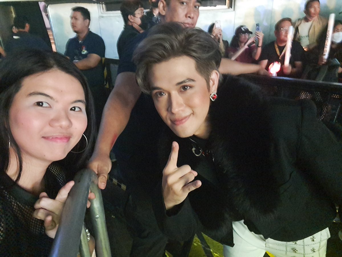 xandz34's tweet photo. With Charles 'Chrls' of #PressHitPlay 🤩 
#PpopCon #PpopConvention #PpopconManila2023  #ppopconhataw2023 #ppopconatthebigdome #convention #Ppop #PpopRise #celebrityselfie #php_chrls #presshitplay_chrls #chrls 
📷  july 16 2023 @xxivchrls -10pm https://t.co/eJFxs32u2C