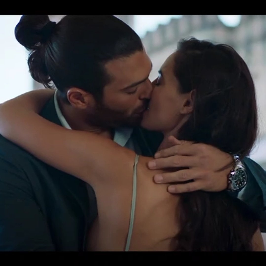 Nonostante l'anteprima su Mediaset Infinity, #ViolaComeIlMare2 debutta su Canale 5 raggiungendo i 2,9 milioni di telespettatori con il 16.7% di share #CanYaman #FrancescaChillemi