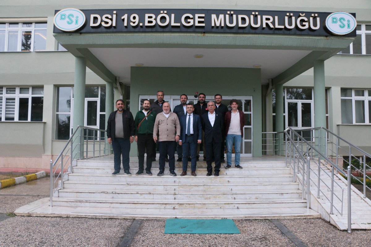 Teşkilatlarımızla buluşmaya devam ediyoruz. Sivas DSİ 19. Bölge Müdürü Zafer Aslan ve Bölge Müdürlüğü çalışanlarımızla bir araya geldik. Üyelerimizin talep ve sorunları hakkında görüştük.