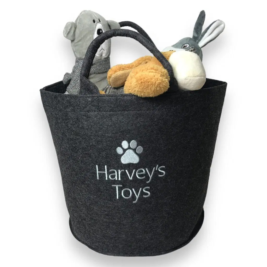 It's never to early to start that Spring cleaning! Keep that mountain of dog toys tidy and your house spick and span with these adorable personalised felt dog toy bags dotty4paws.co.uk/product/pale-g… #UKgiftAM #MHHSBD