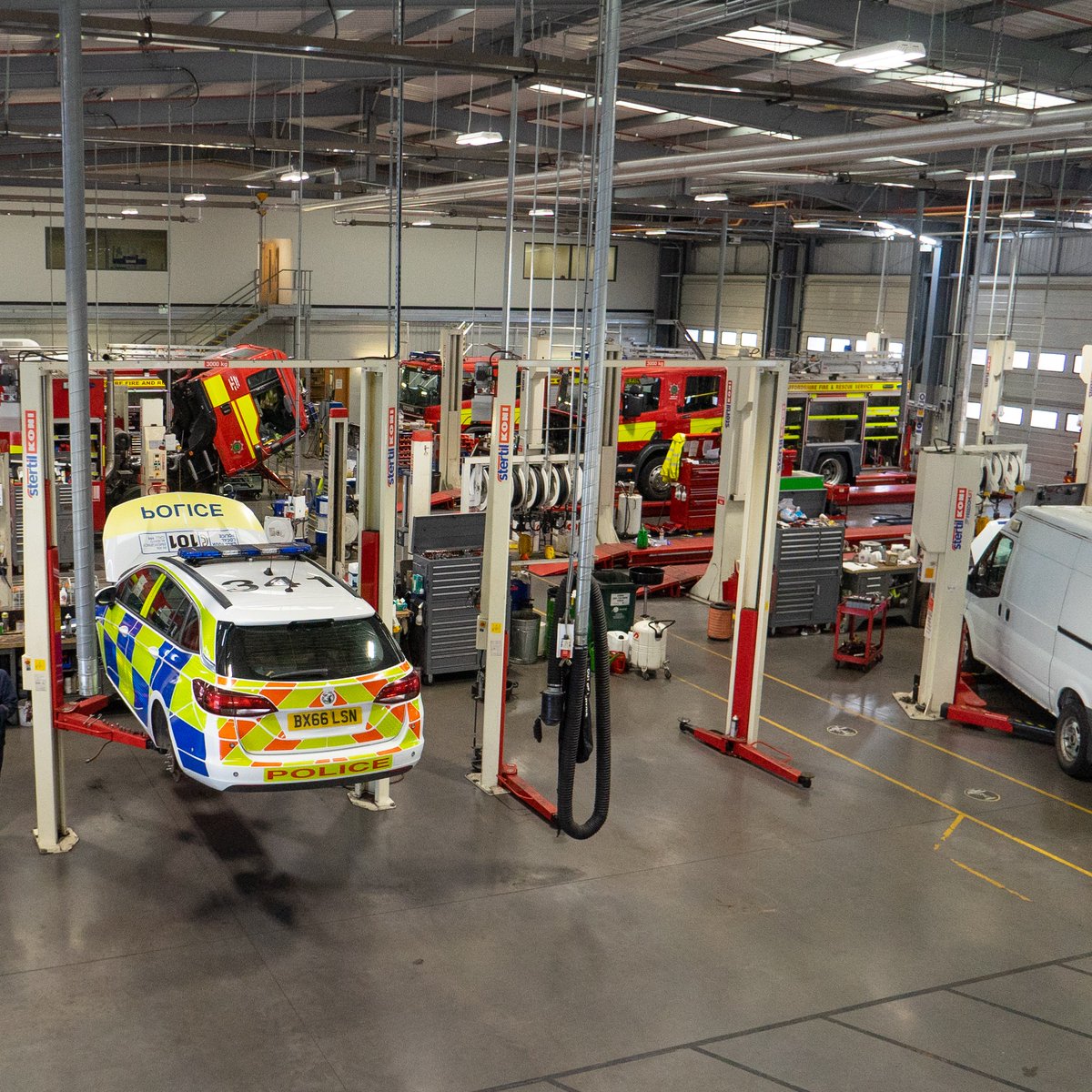 We're looking for a Heavy Vehicle Technician to help us maintain our fleet of police and fire vehicles 🚒 🚓 You will carry out inspections, repairs and servicing across a variety of vehicles at our workshop in Trentham. Interested? Find out more: orlo.uk/sz1qc