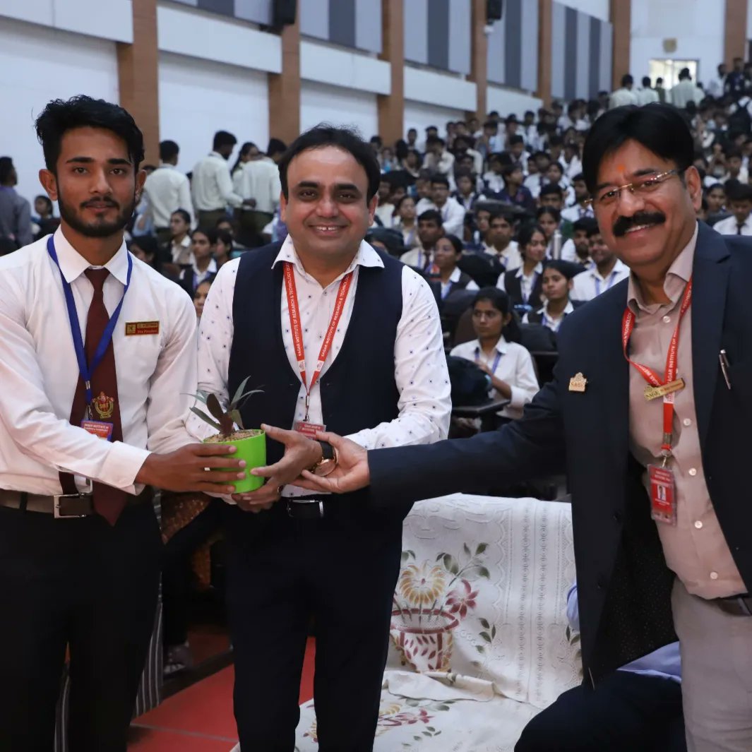 Sage Group felicitated the Students Achievements in various Categoriea.🏆 💫

Award Ceremony of Junior student of SGI🤞💫

#congratulations🎉 
#annualaward
#studentachievement
#awardceremony 
#prizes
#felicitatestudents 
#thesagegroup
#thesagebhopal