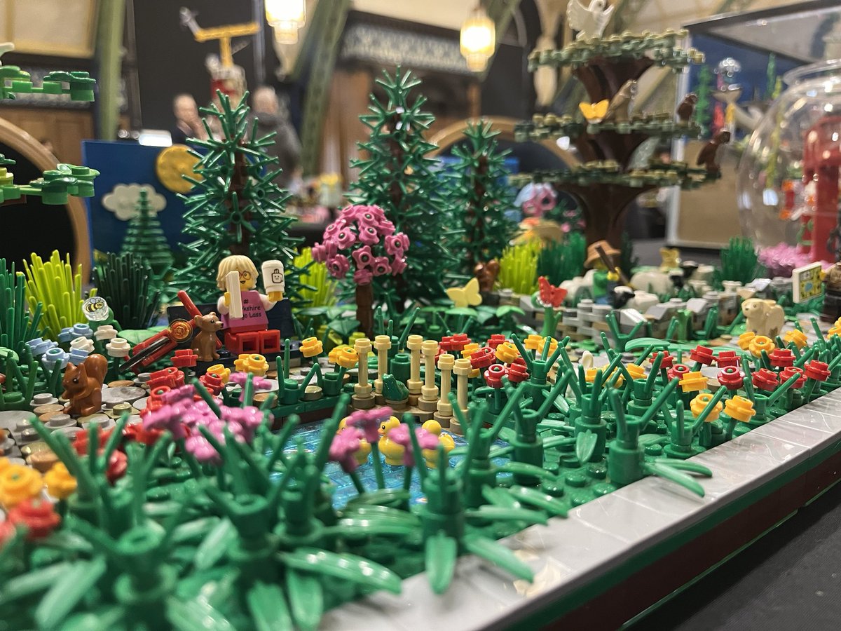 Discovery Brick Show tweet media