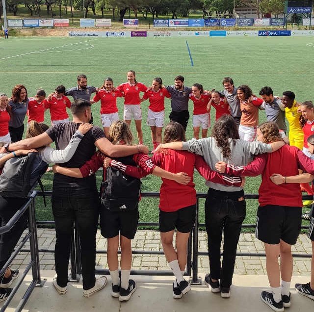 Dia de Benfica 🅱️ 🦅

🆚 Vitoria SC
🏆 II Divisão 
🏟️ Benfica Campus 7
🕙 16H
📺 Directo BTv (Quando terminar o jogo de Andebol)