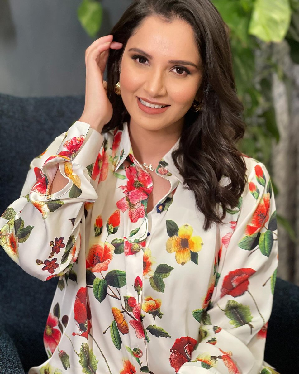 Gorgeous @MirzaSania is a total summer vibe in these floral co-ords 🌻🌸🥀💐