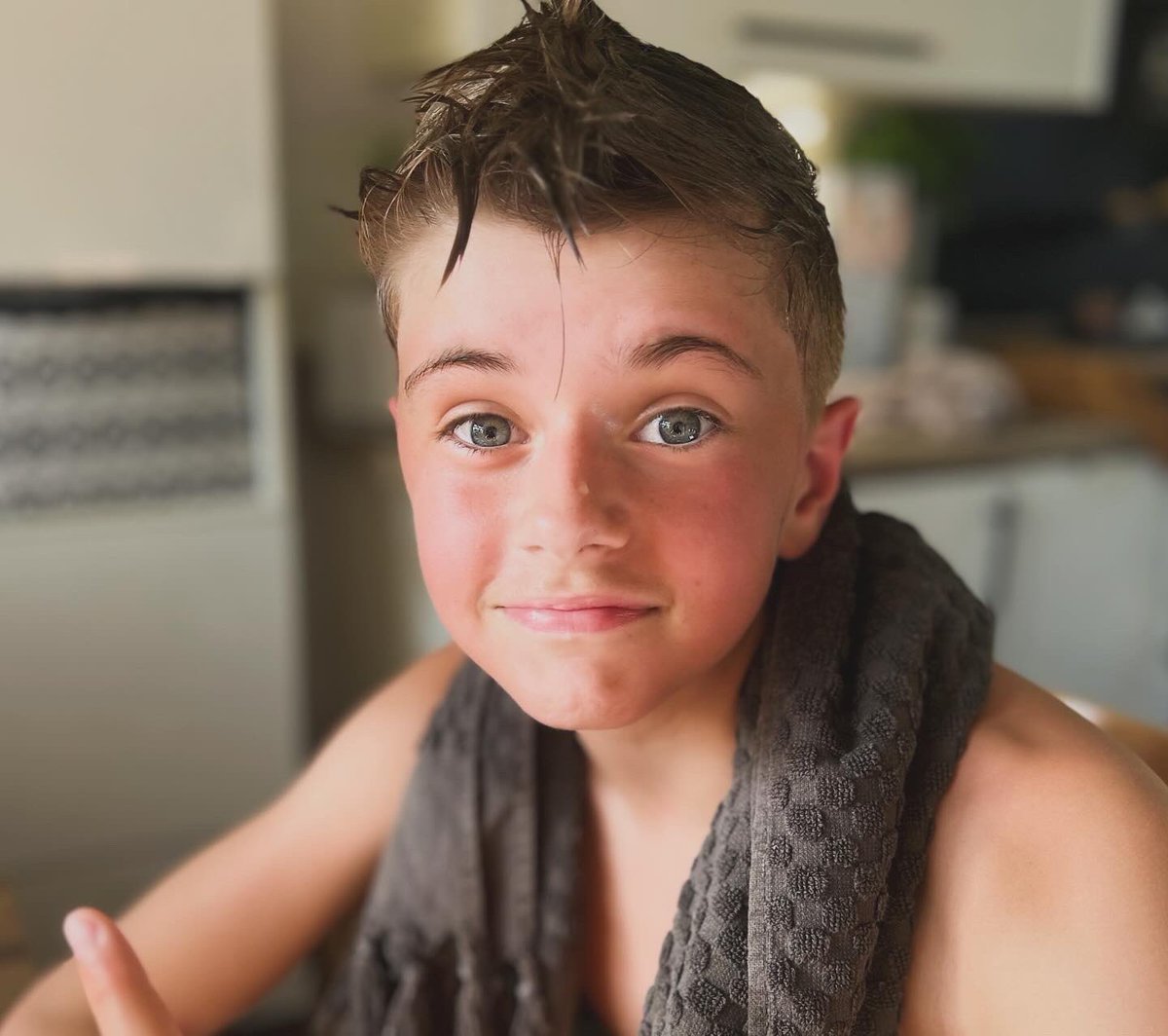 Happy 15th Birthday to a superstar son and one special big brother 💙🎂 Have a great day Noah, we love you loads! Oh and…May The Fourth Be With You 🚀🥤🥳
(Also, got you a razor for your tash 👍🏻🎁 )