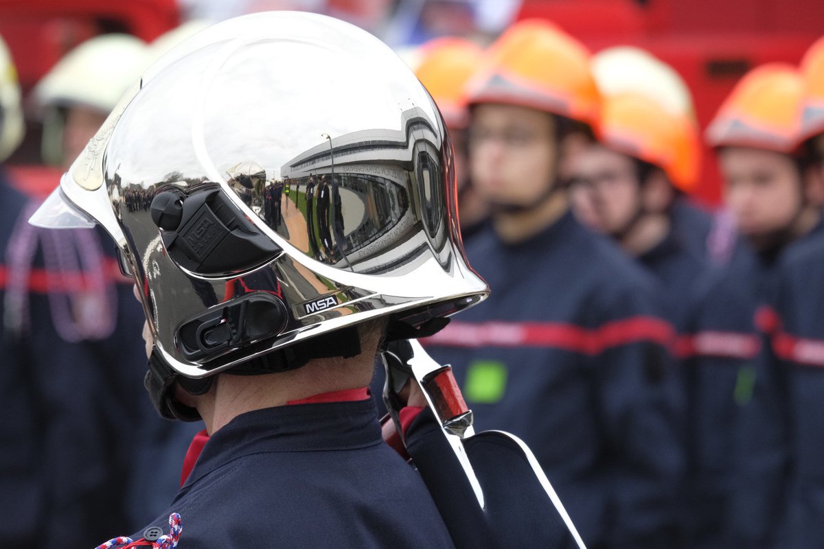 👩‍🚒👨‍🚒En cette #JourneeInternationaleDesSapeursPompiers, hommage à nos soldats de la vie et du feu, femmes et hommes qui partagent les mêmes valeurs : solidarité, engagement et courage ! Reconnaissance et soutien à l’ensemble des #pompiers !