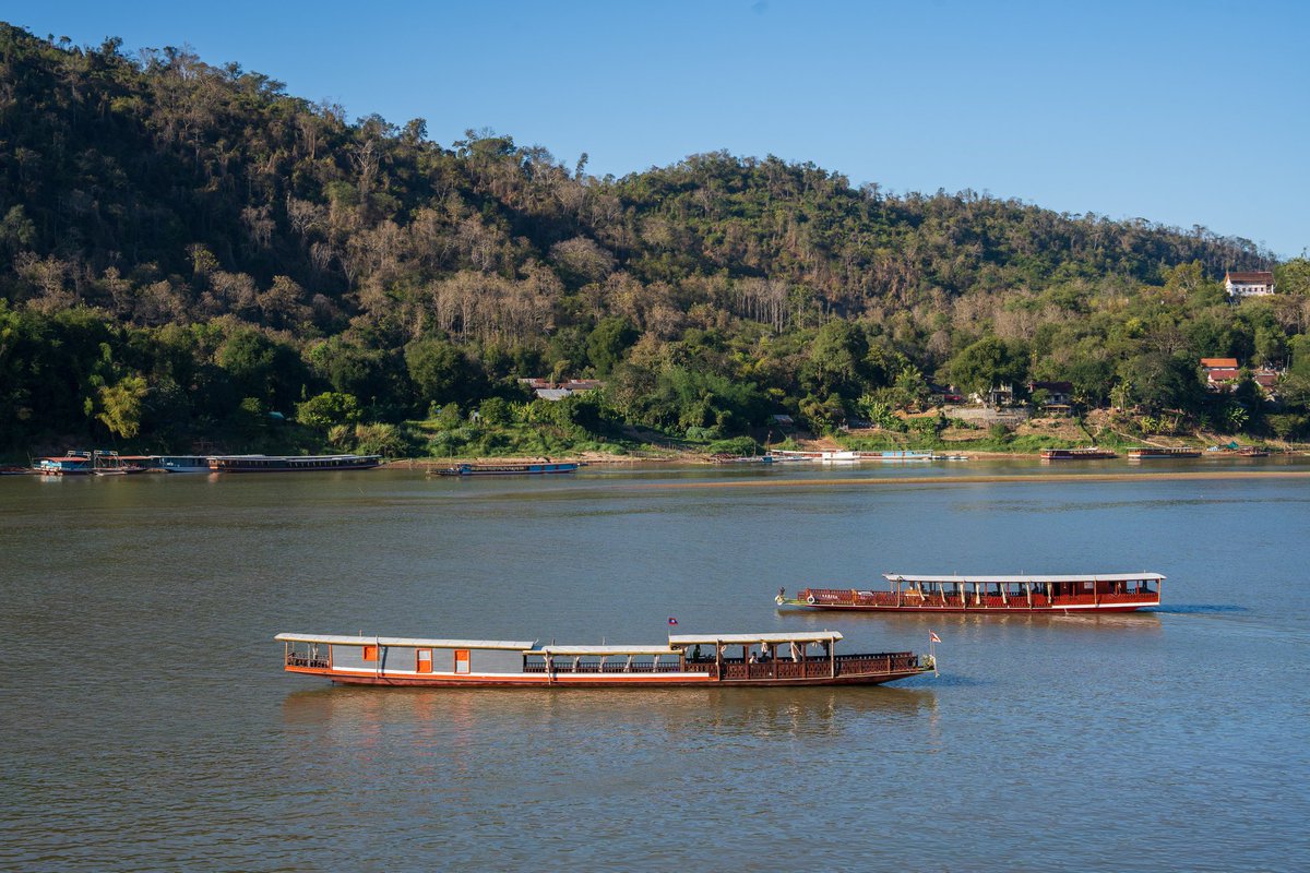 alamy.com/laotian-wooden…
Laotian wooden boats on the Mekong River in Luang Prabang in Laos Southeast Asia
Alamy Stock Photo 
Self Promotion 
#luangprabang #laos #photography #photo #mekong #River #mekongriver #travel #travelphotography #travelblogger #traveler #boating #boat