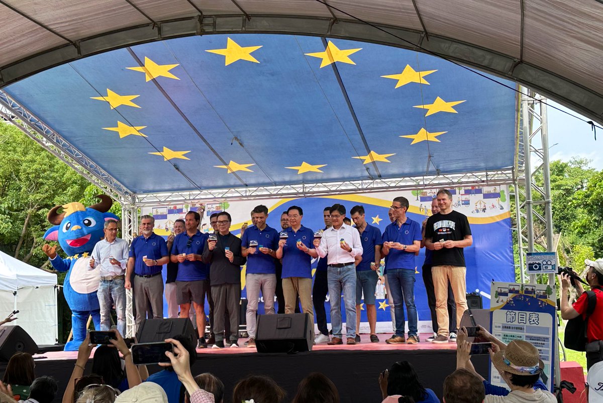 Celebrating #Europe in #Taiwan, the right way. Hosted by the EU Trade Office @grzegorzewskif, supported by @MOFA_Taiwan, as every year ✌🏼