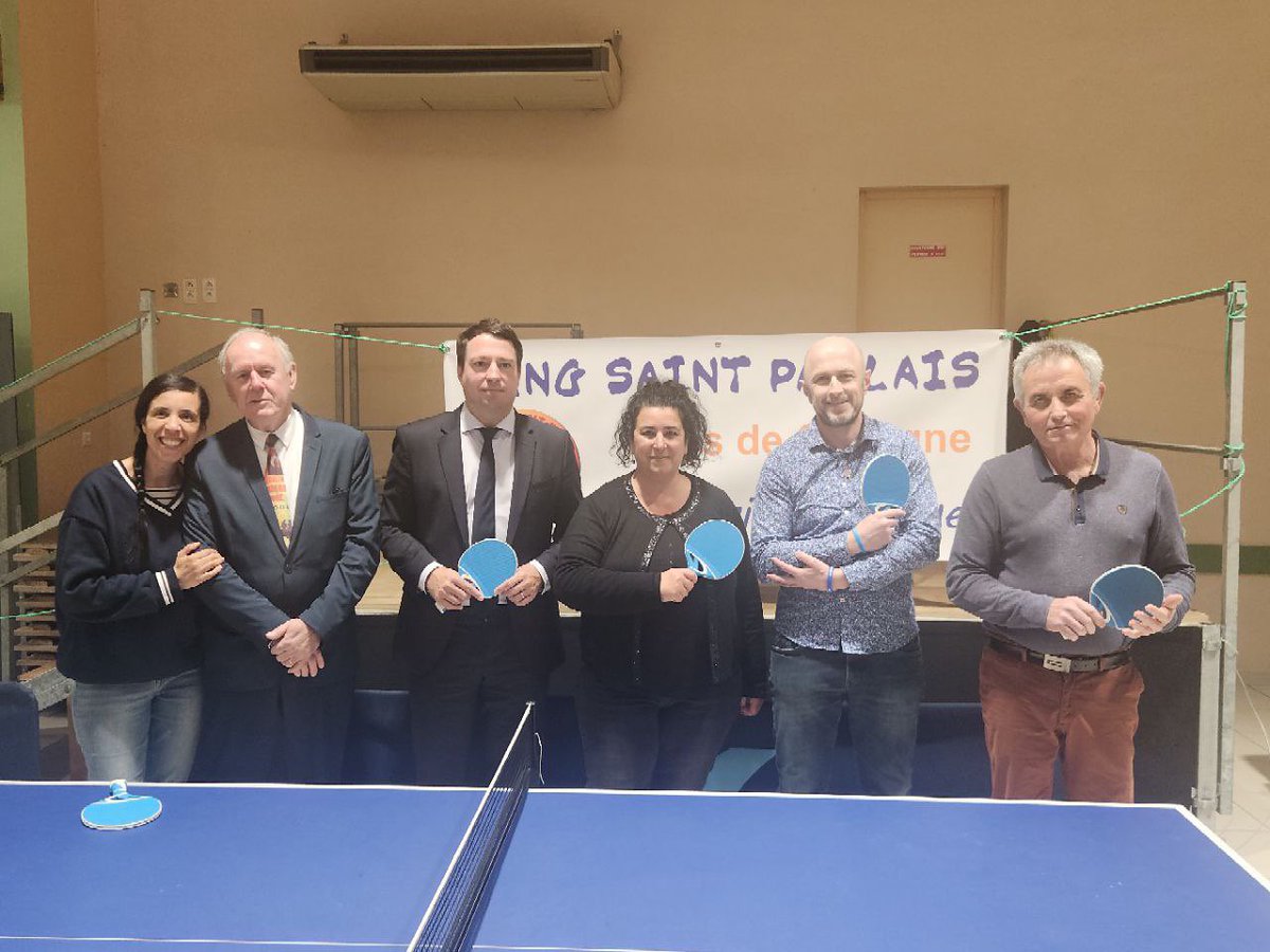 #unjourencirco Échanges chez @MedandJobs, mise en relation entre structures employeuses et professionnels en recherche dans le dentaire et le médical principalement, merci à @AlibertJeanLuc pour cette visite Tournoi des élus avec le Ping-Pong Saint paulais