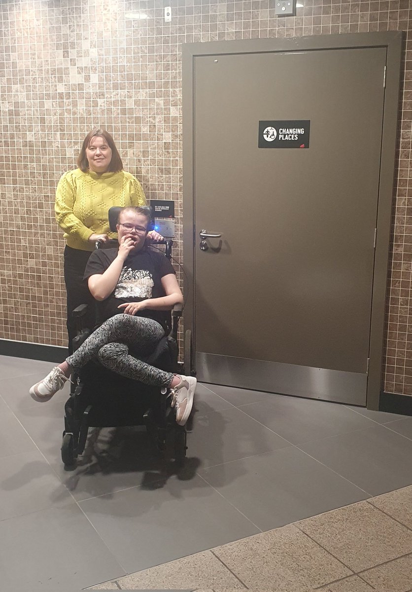 We had the absolute pleasure yesterday of being invited as a family to @TitanicBelfast to see their new #ChangingPlaces toilet & enjoy this premier visitor attraction with premier toileting facilities available for Lilia.

We had the best afternoon.

Thank you @TitanicBelfast 😊