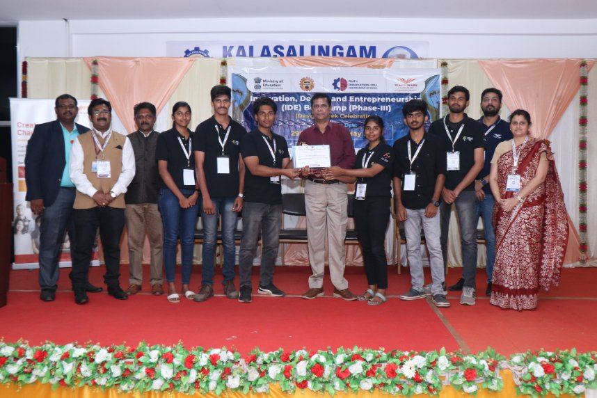 IDE Bootcamps have reached a conclusion with a grand valedictory ceremony.#idebootcamp24 #AICTEbootcamp24 #micIDEB24 #IDEB24 #designthinking #innovation #design #entrepreneurship #hands_on_training
@PMOIndia @EduMinOfIndia @mhrd_innovation @narendramodi_in @dpradhanbjp @abhayjere