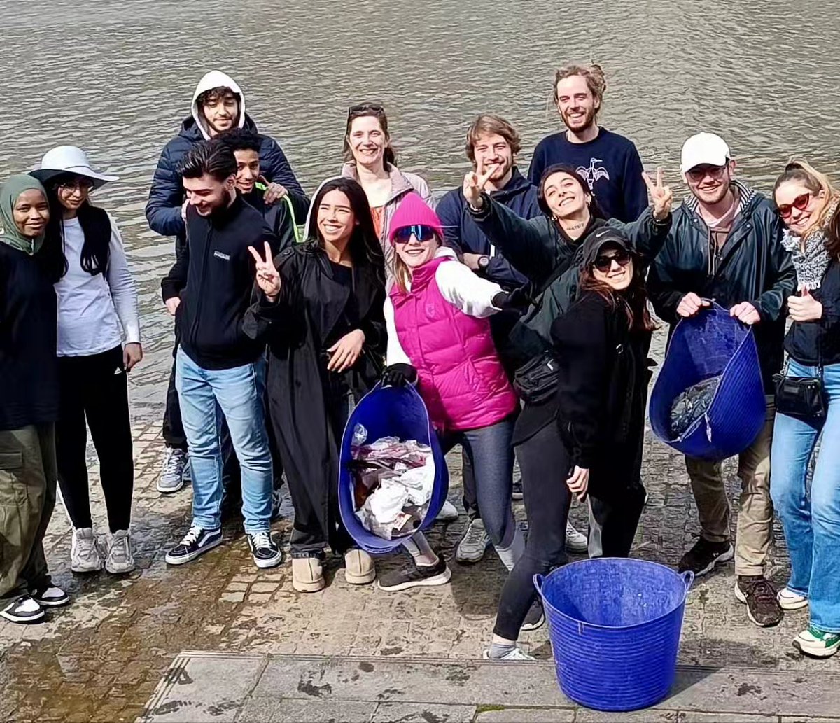CanalItUp's tweet photo. Students from @UniUtrecht , @HEFFerrer, Don Bosco Groot Bijgaarden and @heistodberg, all together for clean and green waterways 🐟🌊❤️ https://t.co/AzS7L9lngx