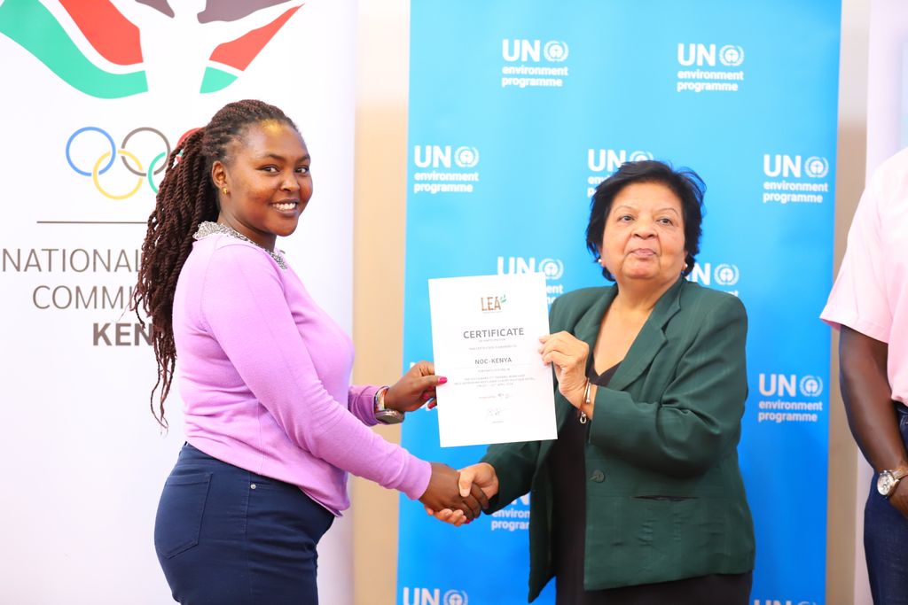 SEI staff awarded sustainability certificates following a fruitful training session with @OlympicsKe. The SEI team has been instrumental in assisting athletes in embracing sustainable practices. In photos: @PMOsano, @Lawrencenzuve, @DanubeWandji and @Undisputedwrite