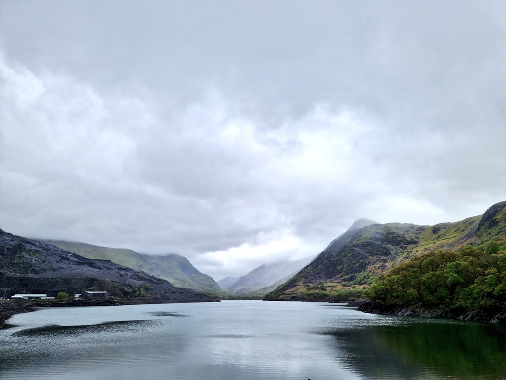 Views ahead of this morning's run 🏃‍♂️⛰️🏴󠁧󠁢󠁷󠁬󠁳󠁿 1 week to go! #UltraTrailSnowdonia