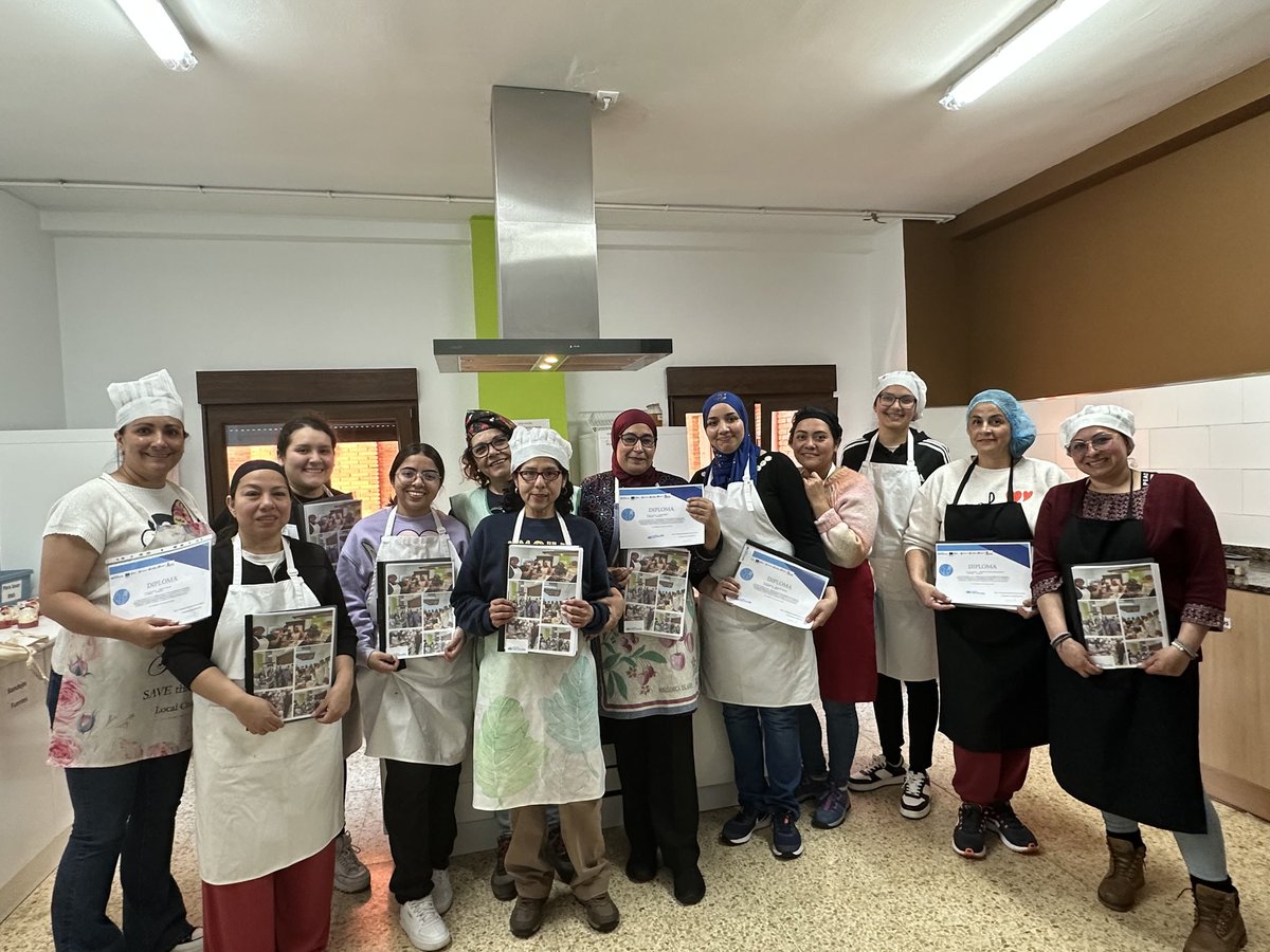 ¡Hoy Red Íncola cumple 18 años!A las mujeres participantes del curso de cocina del programa #CaminandoJuntas les hubiera gustado hacer una tarta, pero su sonrisa ya es un gran regalo.¡Felicidades a toda la familia Íncola! 🎂