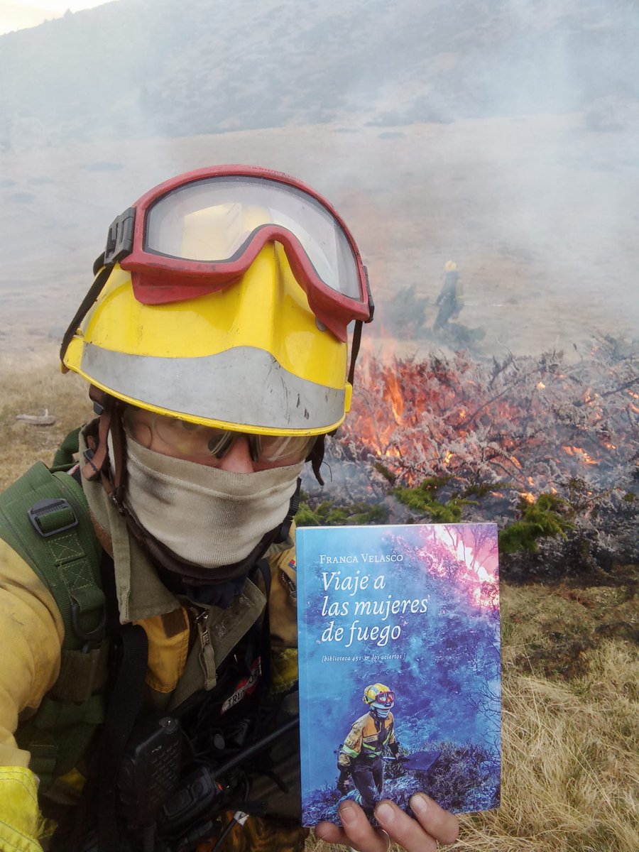 FELIZ DÍA DE LA BOMBERA FORESTAL pepitas.net/libro/viaje-a-… 'Viaje a las mujeres de fuego' Franca Velasco