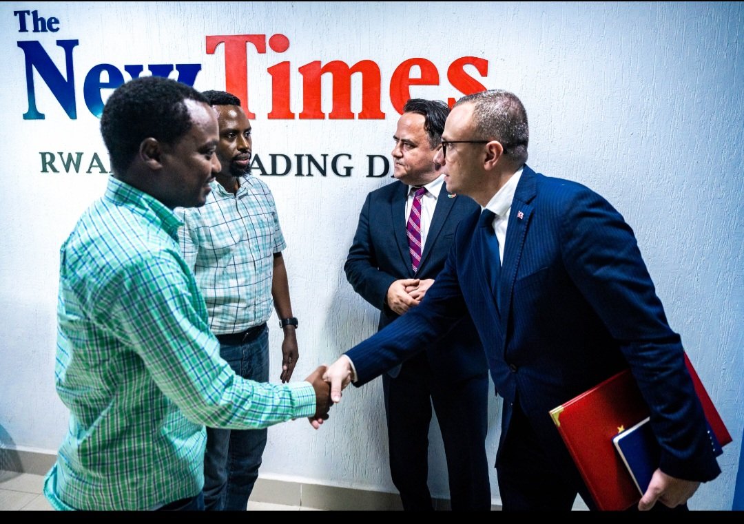 Ruanda'nın önde gelen gazetelerinden @NewTimesRwanda yı ziyafet ederek.yöneticileri ile verimli bir görüşme yaptık. @JMunyaneza