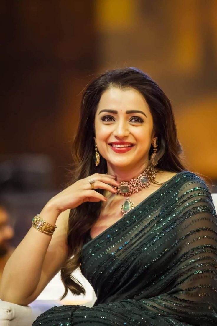 South Queen #Trisha Upcoming Confirmed Projects 🤩

• #VidaaMuyarchi with Ajithkumar 
• #TheGOAT with ThalapathyVijay
• #ThugLife with KamalHaasan
• #Vishwambhara with Chiranjeevi
• #Ram with Mohanlal 
• #Identity with TovinoThomas 

She Is In Peak For The Last 20 Years 🔥