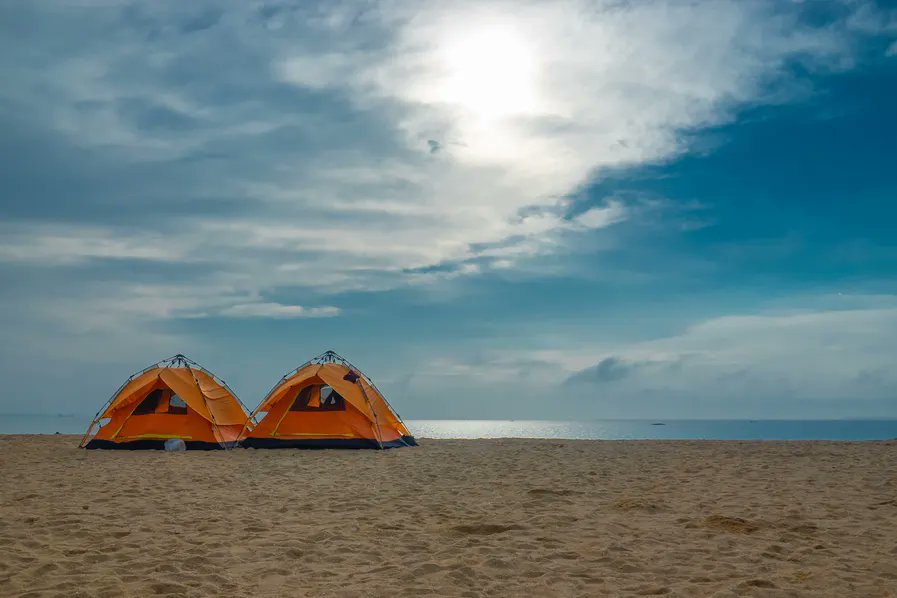 Fancy going beach camping?

Here are 8 essential things to remember!

#camping #campinglife #campingseason #beachcamping 

beach-scenes.com/beach-camping-…