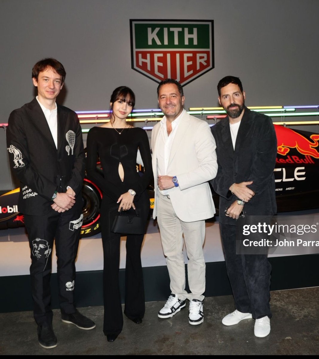 CEO TAGHEUER
CEO LLOUD
CEO KITH
