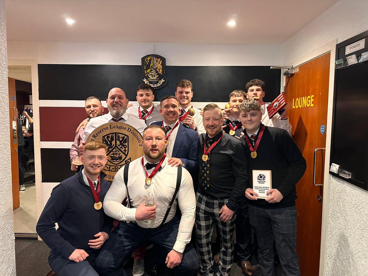 It was great to see Craig and the 2nd XV players receive their medals for winning East Reserve League 2 last night 🏆 Well done lads 👏🏻 #DriveOnPL #OneClubOneCommunity