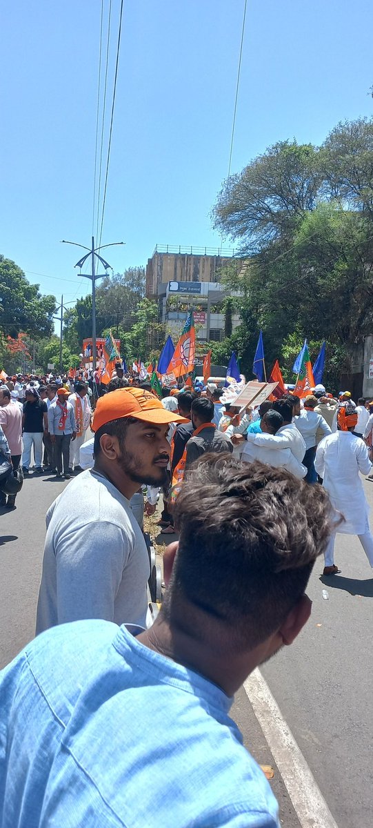 Campaigning for Mahayuti alliance Candidate Shree Hemant Godse in Nashik Constituency with BJP Spokesperson Shree Laxman Savji,Encouraging voters to vote Mahayuti Allaince & strengthen the hands of PM Shree @narendramodi ji #AbkiBaar400paar #NRI4Namo2024 #Vote4BJP #ViksitBharat