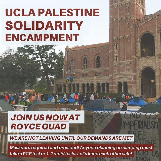 « Les masques sont obligatoires et fournis ! Toute personne prévoyant de se rendre sur le campus doit passer un test PCR, ou 1 ou 2 tests rapides. Protégeons-nous les un·es les autres ! » Campement de solidarité avec la Palestine de l'UCLA (Université de Californie à Los Angeles)