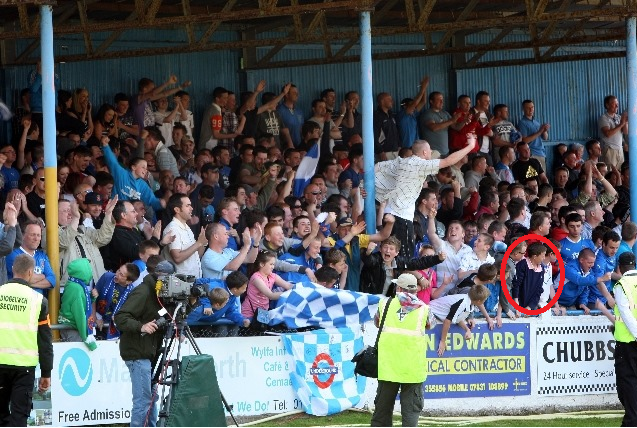 A few years ago a young Bangor lad was celebrating a goal at the Farrar End - If things line up today he will be playing Premier League football next season...Good luck today Nathan Broadhead & @IpswichTown . We are all proud of you bud 💙🏴󠁧󠁢󠁷󠁬󠁳󠁿 (Pic. Phil Stead)