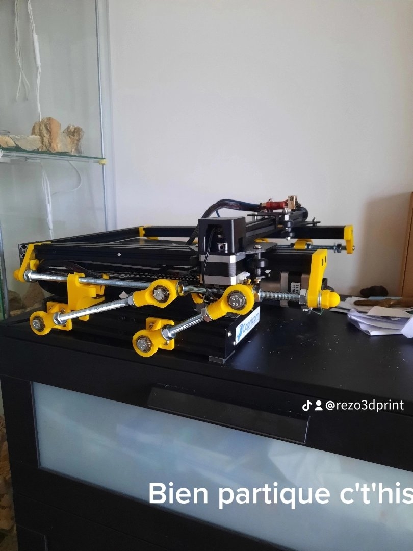 This is epic. One of my Patreon supporters (rezo3Dprint on TikTok) replicated the foldable Ender 3 mod that kickstarted my channel years ago! He shared it here tiktok.com/@rezo3dprint/p…
