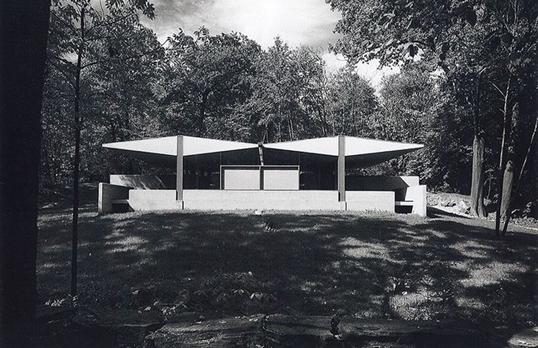 Casa o Pavelló? Dins o Fora? O tot a la vegada? ▫️Franzen House (1956) New York :::: Ulrich Franzen 📸 Ezra Stoller #100x100masterhouses #arquitectura #architecture #masteroiece #house #ny