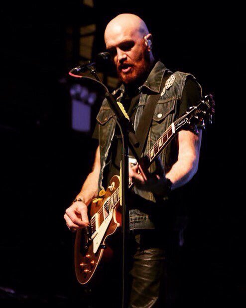 Legend🎸Miss you M 🥺💔
#MarkSheehan forever loved and remembered 🫶🏻🤍
✨💫🌟🎸🕊️
#ArmsOpen #Always