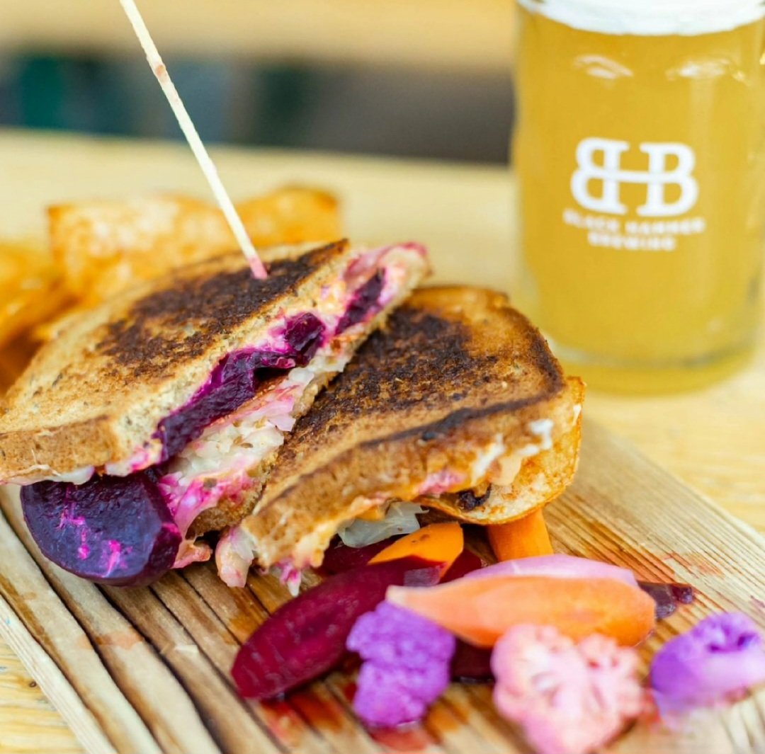 In the mood for a handheld masterpiece? Try our mouthwatering Beet Reuben, a vegetarian take on a classic with all the flavor you love. 

#blackhammerbrewing #blackhammerbrewingcompany #blackhammerbrewco #craftbeersf #sffoodie #sfbeer #sanfrancisco #willkommen #soma #castro