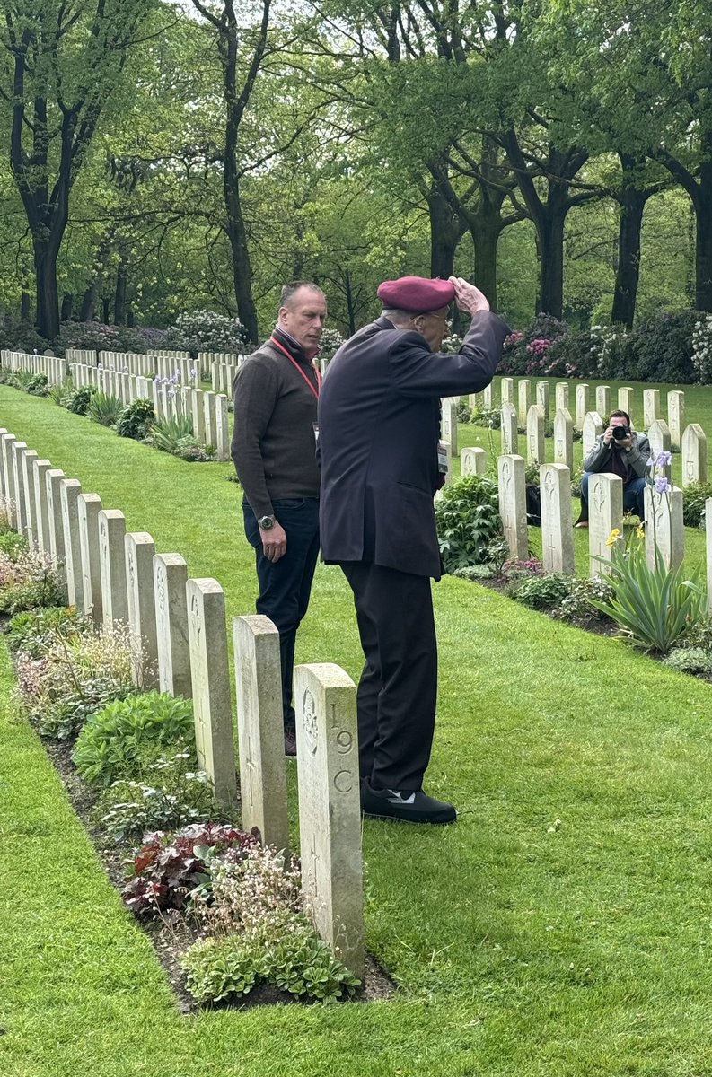 At the @CWGC Oosterbeek where Market Garden veteran Geoff Roberts, who served with The King’s Own Scottish Borderers is paying his respects to his two friends Plummer and Brown.