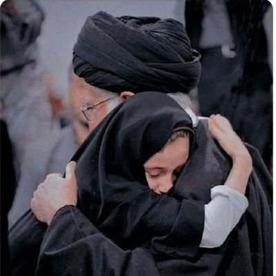 مینویسم رهبرم سیدعلی تو بخوان پـــــدر...

#لبیک_یا_خامنه_ای