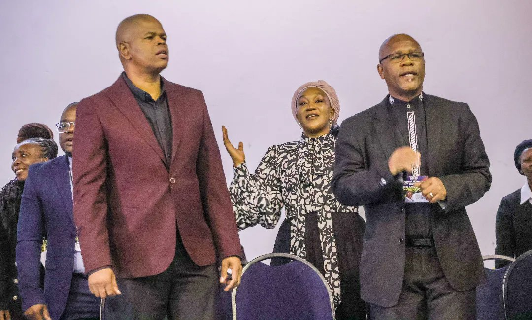 {IN PICTURES} The Chairperson of the ANC in North West Comrade Nono Maloyi accompanied by the leadership of Ngaka Modiri Molema Region is attending a prayer session by an  amalgamation of churches in Mahikeng.

#LeaveNoOneBehind  #LetsDoMoreTogether #voteanc2024💚💛🖤